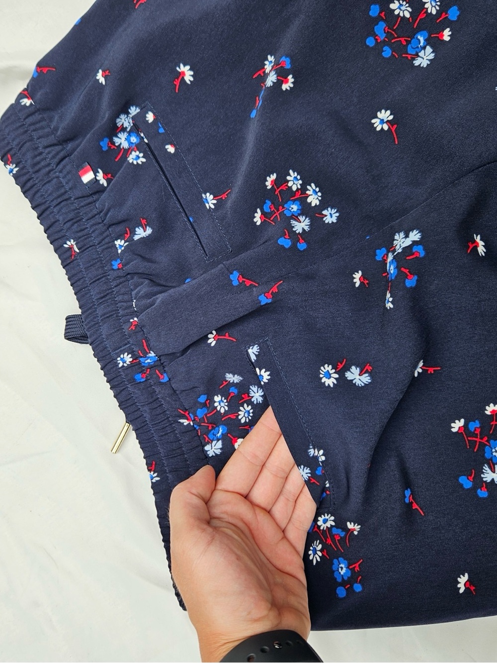 Tommy Hilfiger Tank & Jogger Set - Picture 8 of 16